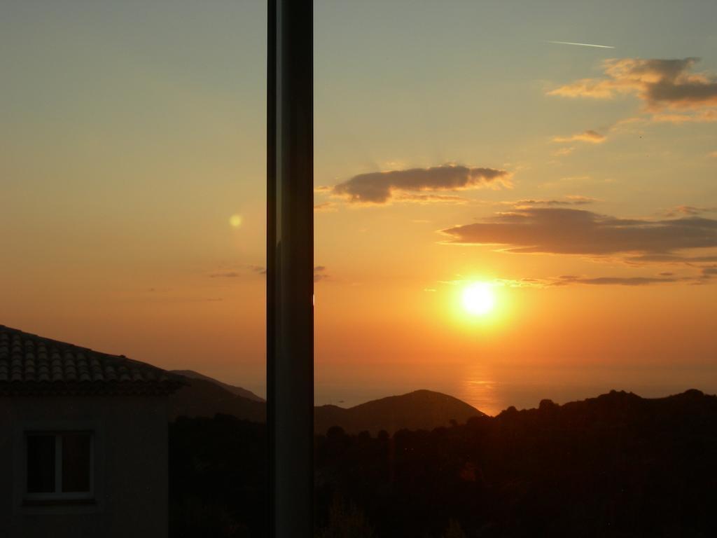 Gites Sassone, Vue Panoramique Sur Ajaccio Et La Mer Alata Room photo